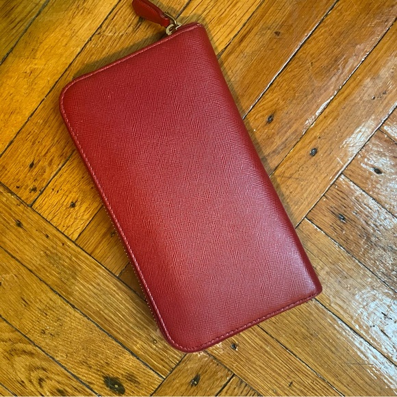 Prada Saffiano Zip Wallet - Picture 4 of 5